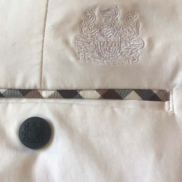 “AQUASCUTUM ” of London Ladies White Pants. - Picture 12 of 13